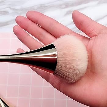 Fashionable Rose Gold Beauty Brush