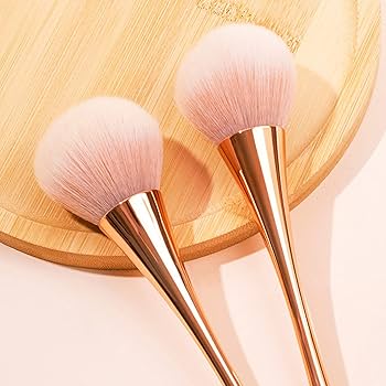 Fashionable Rose Gold Beauty Brush